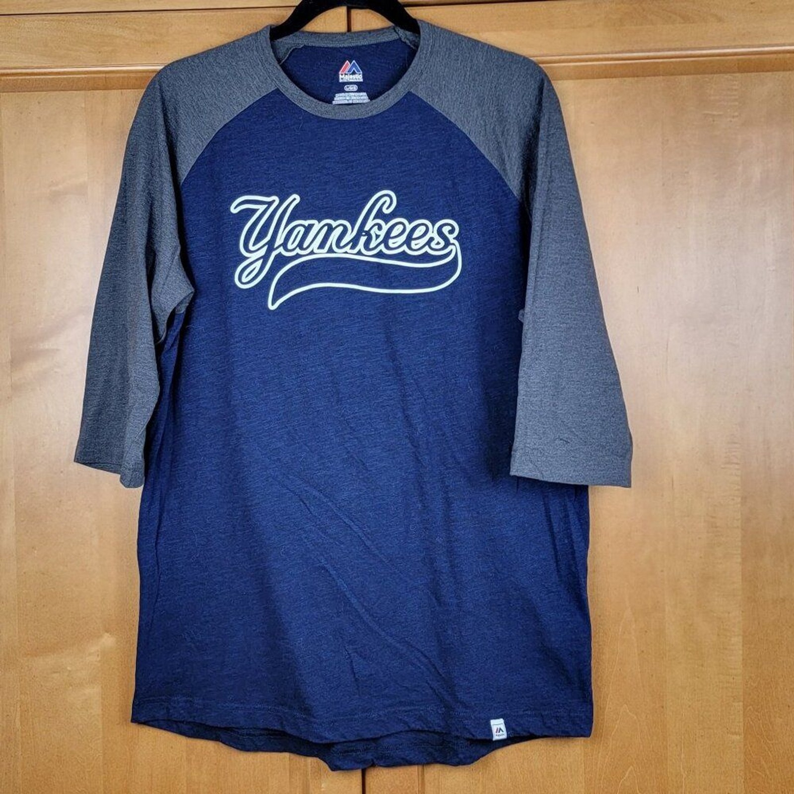 MLB Majestic New York Yankees Raglan Blue Grey Baseball Shirt – L