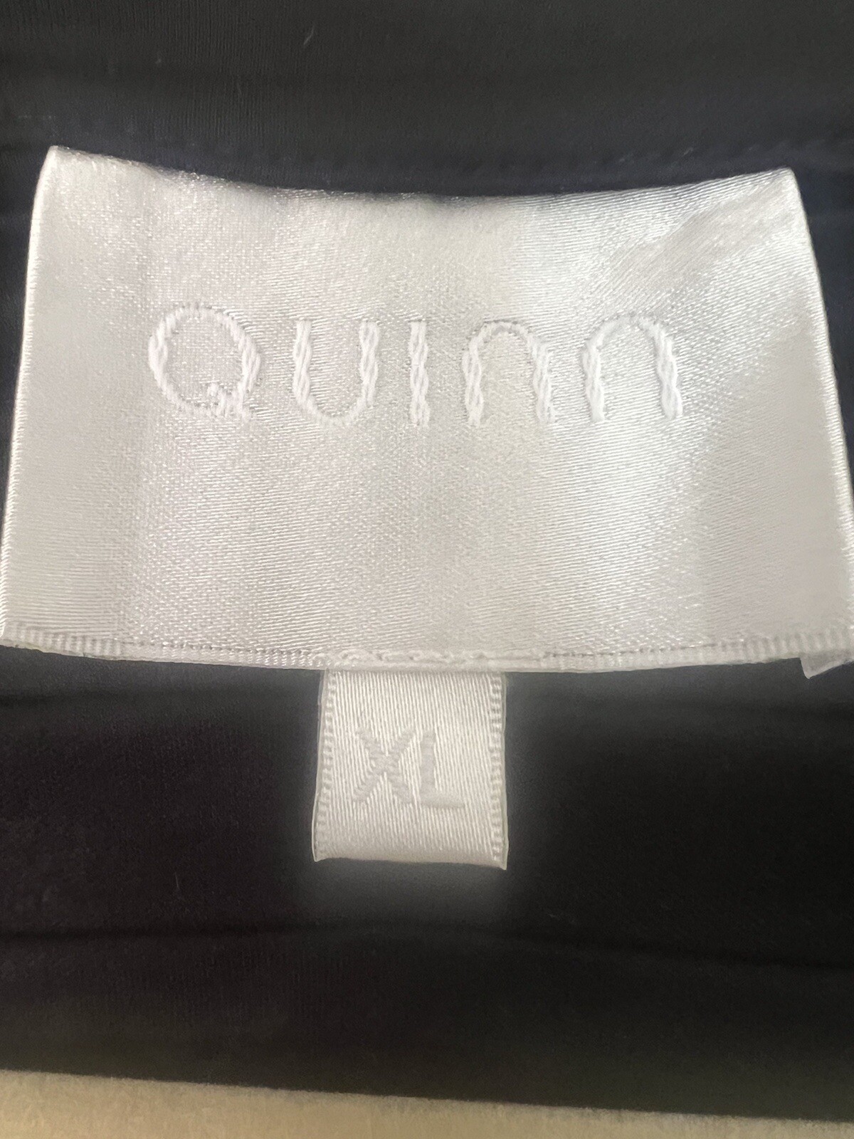Men’s Quinn Luxe Pleated Black V-neck T-Shirt XL Cool Details Modern Minimalist