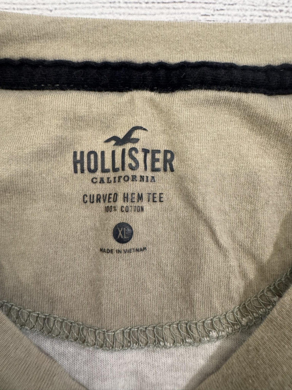 Hollister Shirt Mens XL Tan Black Curved Hem Ombre Gradient Tee Casual
