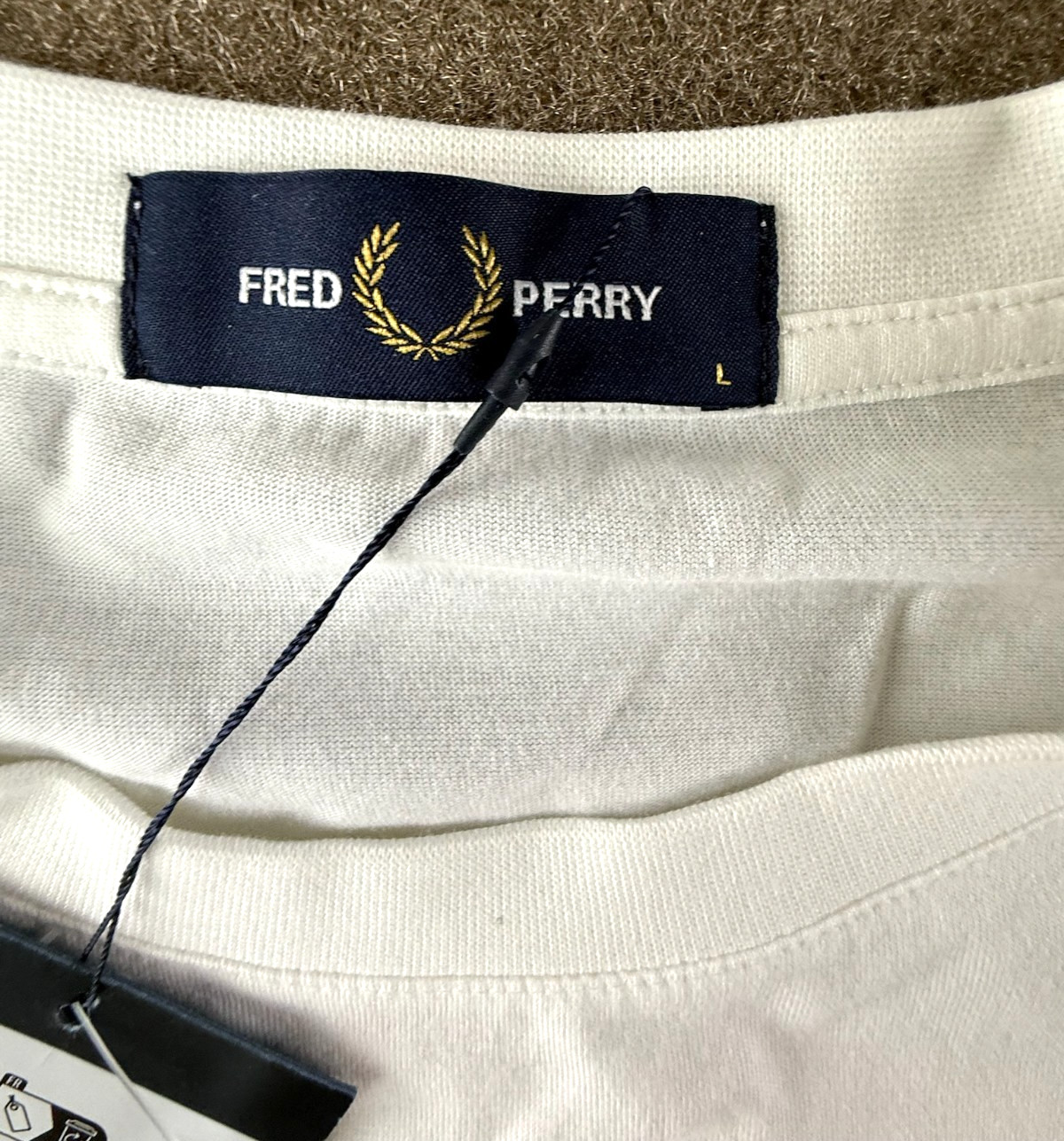 NWT Fred Perry Logo-Embroidered Crewneck White T-Shirt Men’s Size Large M4580