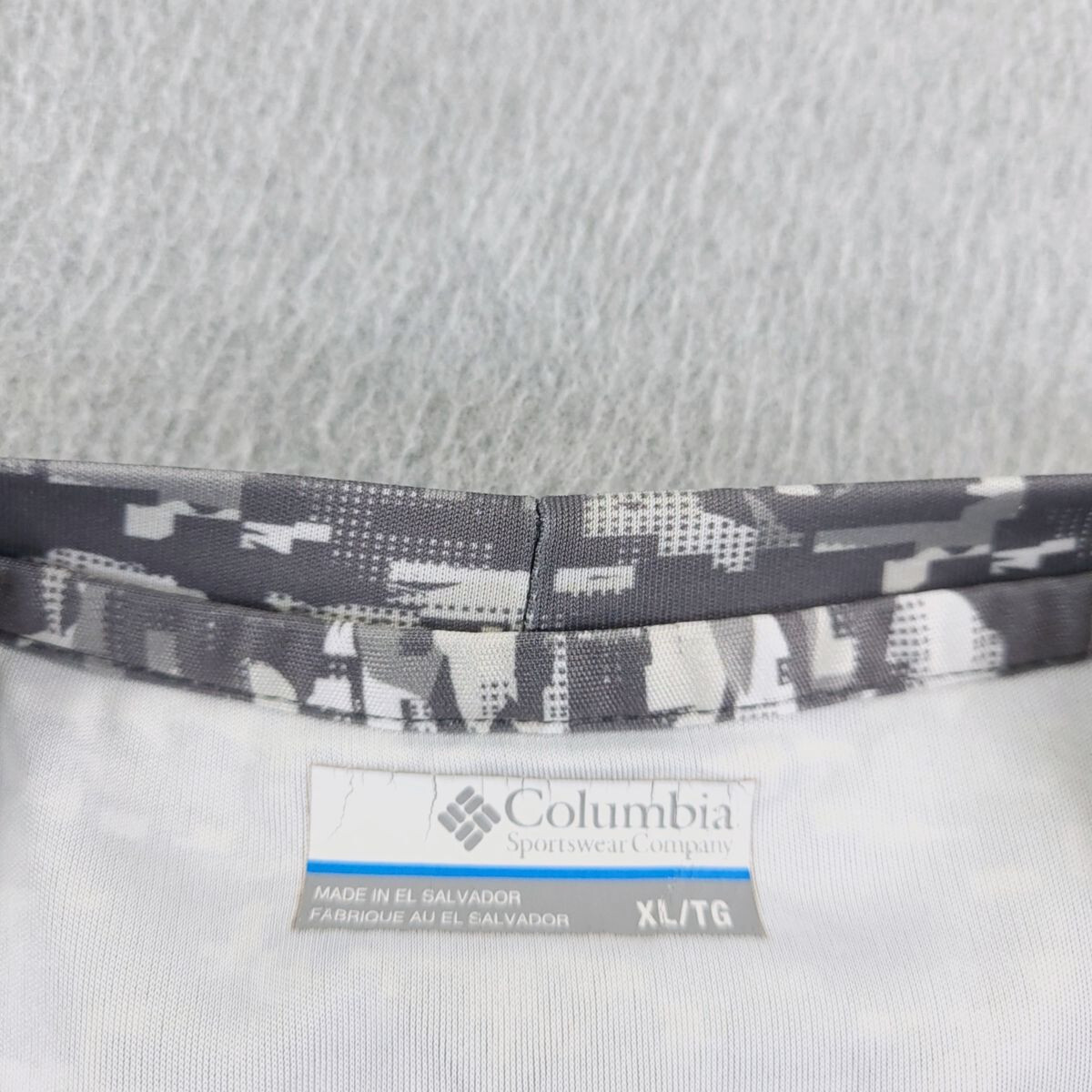 Columbia Shirt Mens Extra Large Gray Digital Camo Fish Print Moisture Wicking