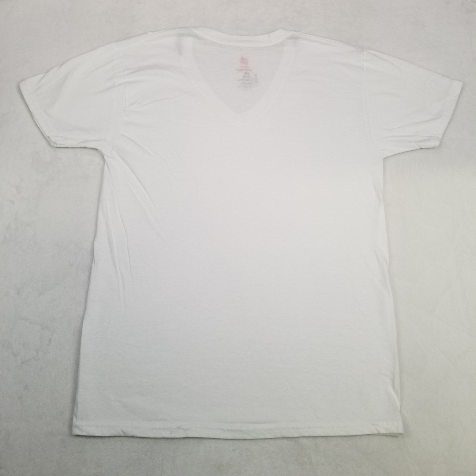 Hanes Men’s White Basic V-Neck T-Shirt Slim Fit Comfort Blend Size Medium Casual