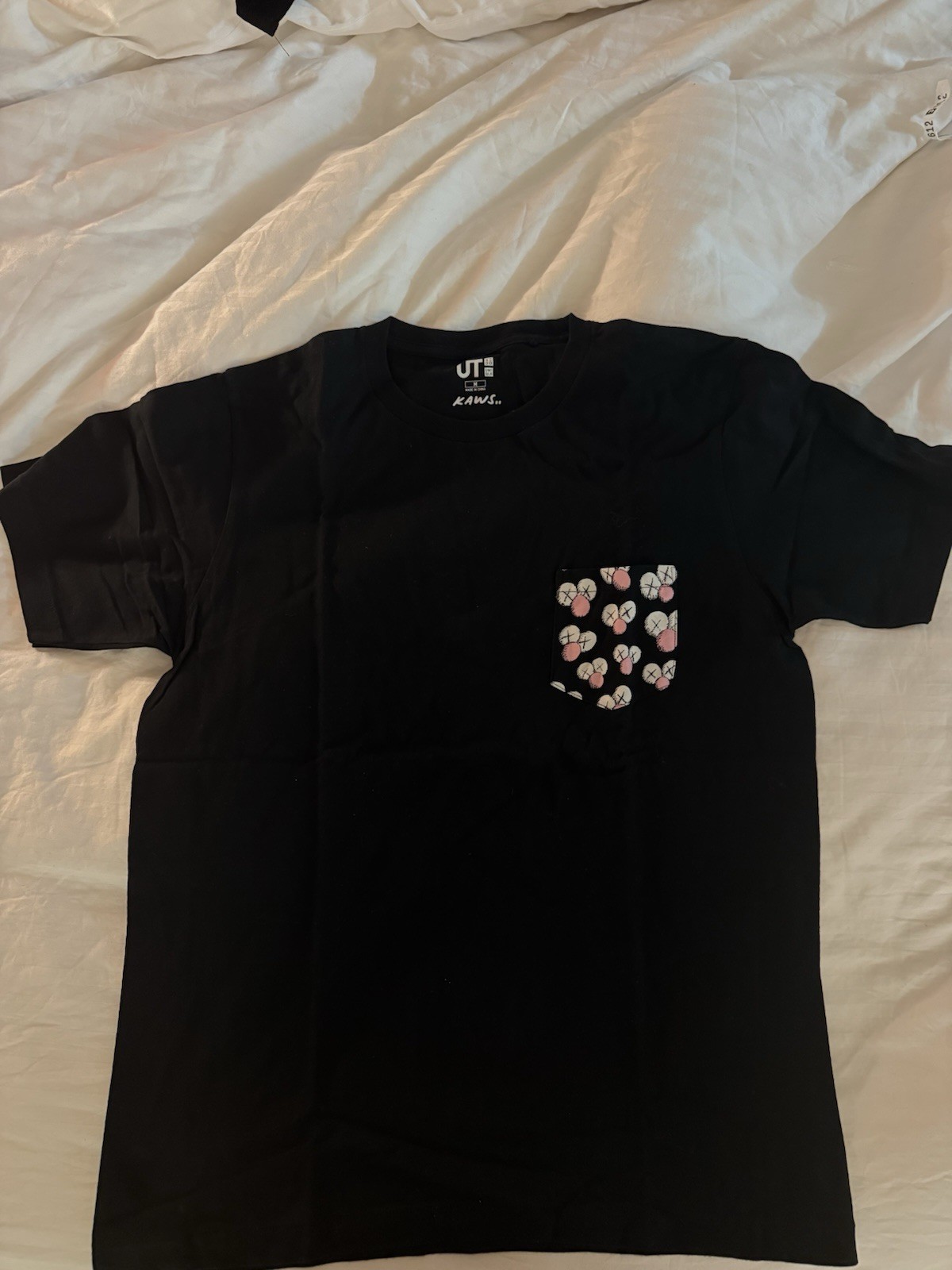 Uniqlo UT x KAWS Men’s Black Short Sleeve Crew Neck Pocket Graphic Tee M