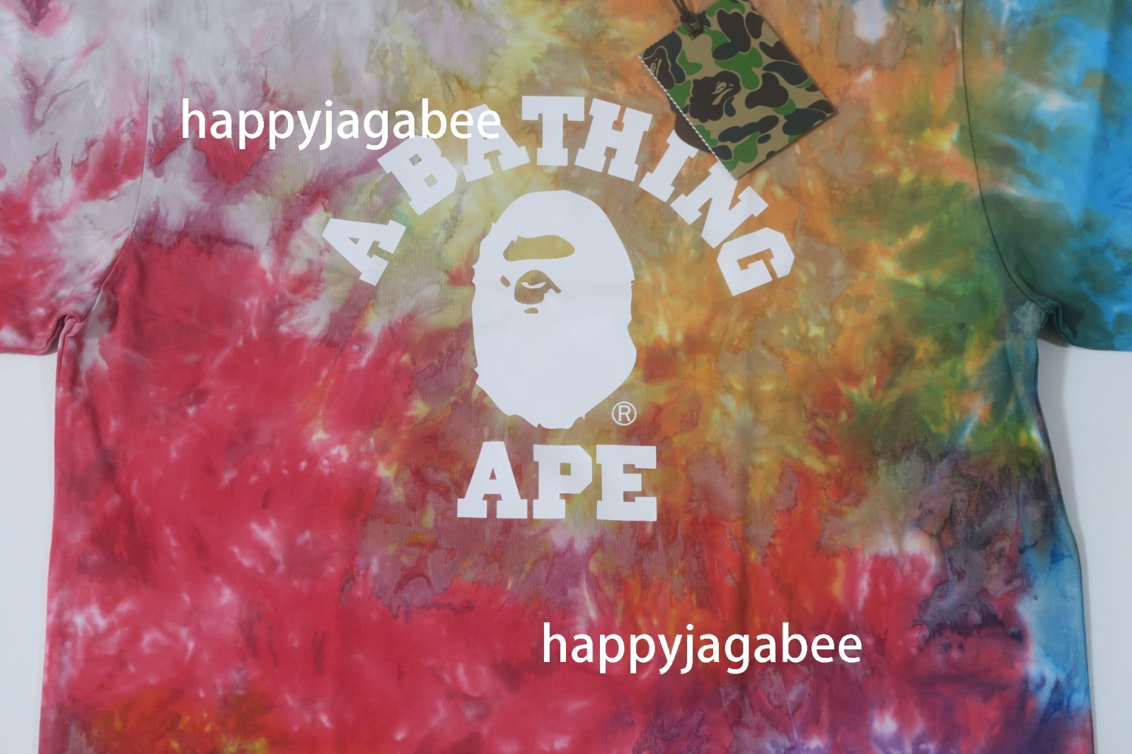 A BATHNIG APE Men’s TIE DYE COLLEGE RELAXED FIT TEE 1M30109004