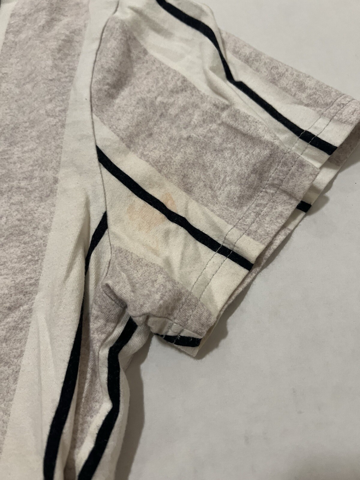 (2) LOT Hollister Must Have Collection Shirt Large Colorblock Script Spellout