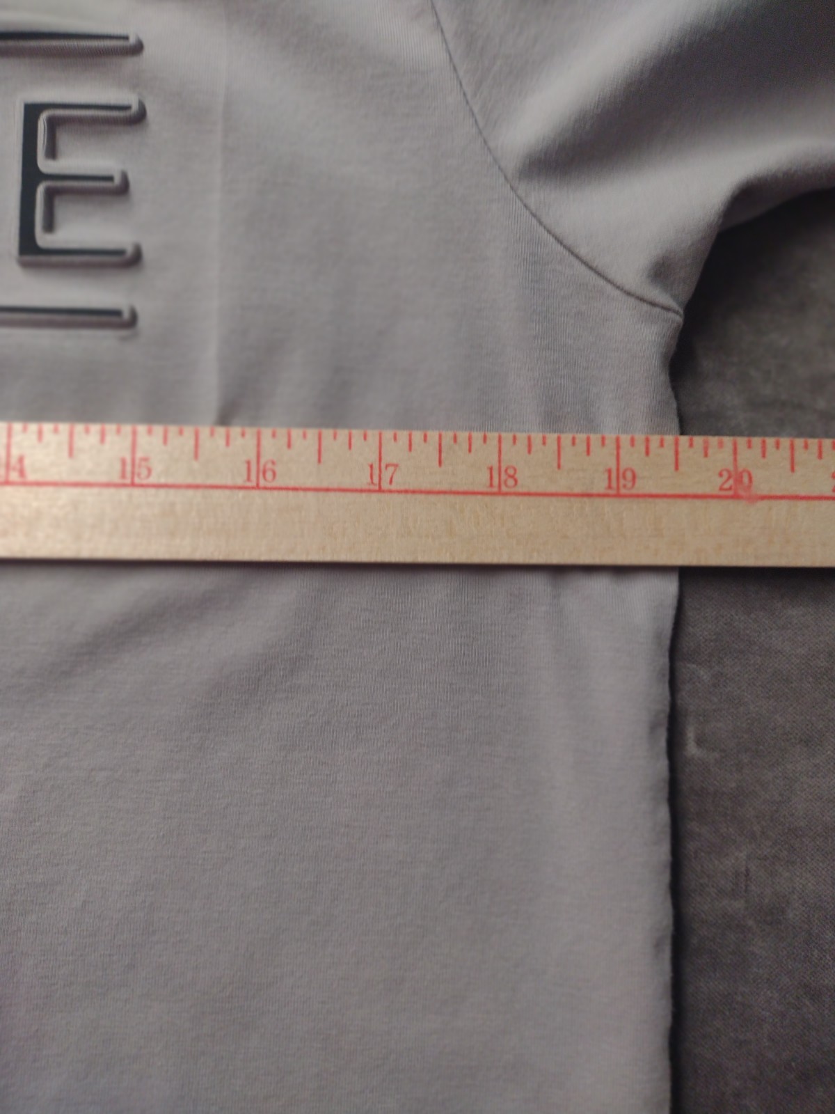 Lacoste Men’s Large Gray Logo Front Stretch Short Sleeve Pullover Stretch Tee
