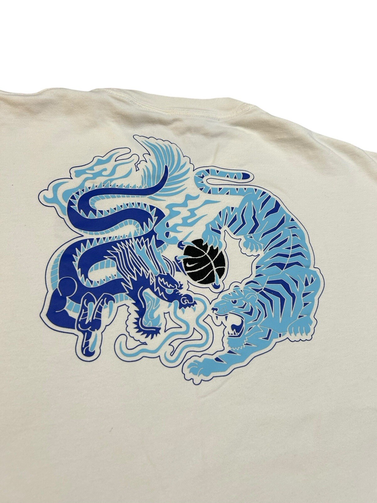 The Nike Tee Chinese Dragon Vs Tiger T-shirt Size Medium White Blue Short Sleeve
