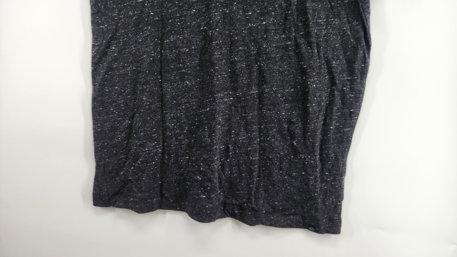 Threads 4 Thought Men’s Medium Black Geometric Print Short Sleeve T-Shirt NWT