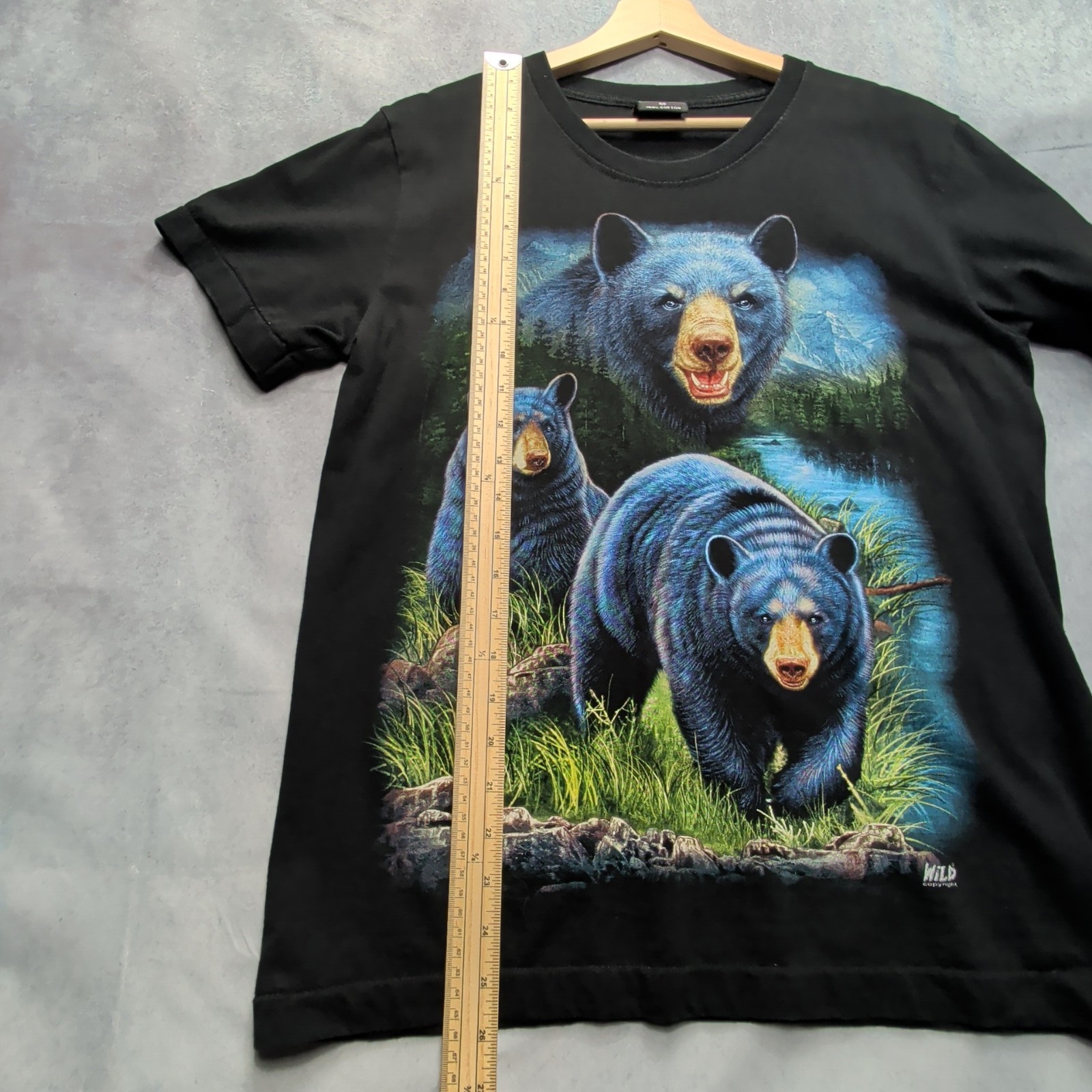 Wild Men’s Bear Graphic T-Shirt Size M Black Blue Wildlife Animal Print Tee