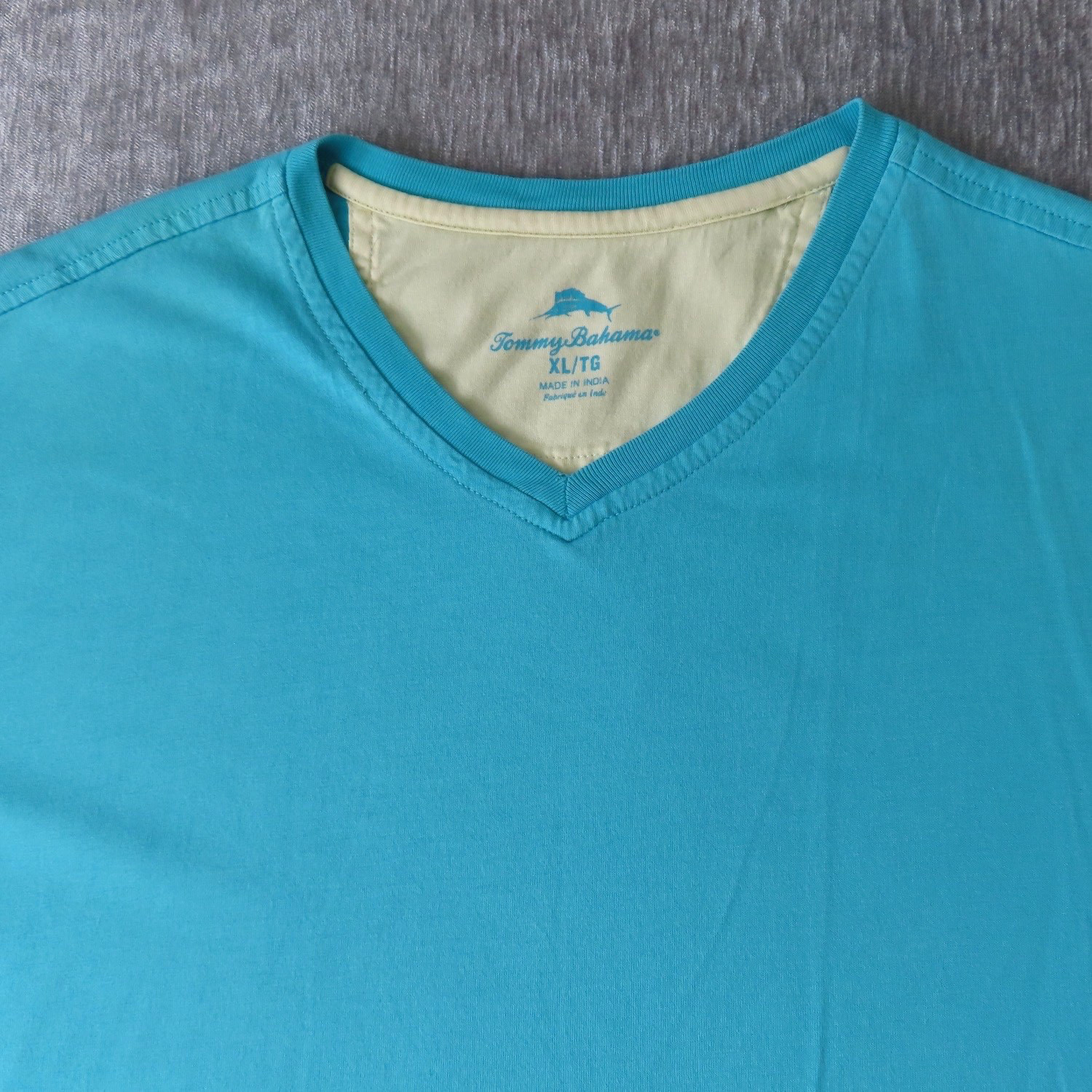 Tommy Bahama Shirt Men XL Blue Pima Cotton Bali High Tide V-Neck T-Shirt Outdoor