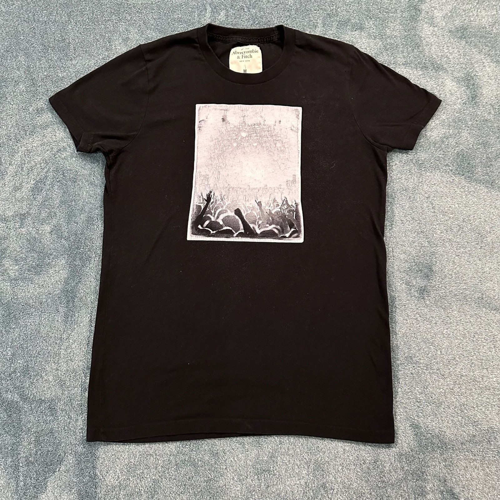Vintage Y2K Abercrombie & Fitch Concert Crowd Graphic T-Shirt Black Size Medium