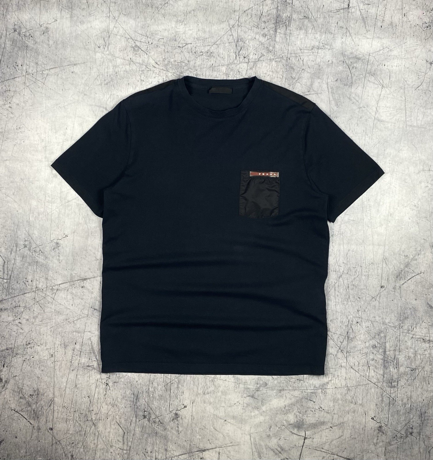 Prada Dark Navy Pocket T-Shirt Nylon Pocket Shoulder Panels Mens Size L Red Tab