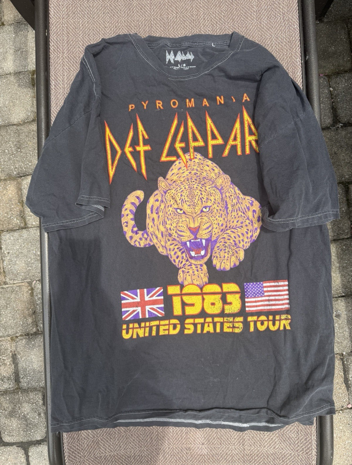 C-Life Group Def Leppard Pyromania 1983 US Tour Men’s L Black T-Shirt 100%cotton