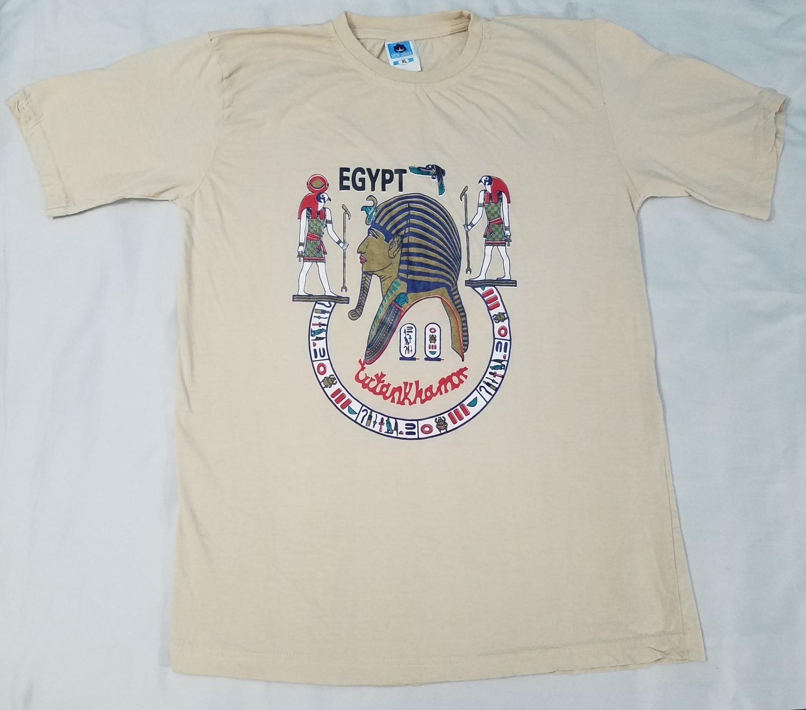Vintage Egypt Tutankhamun shirt size MEDIUM (tag XL) Pharaoh mummy pyramid