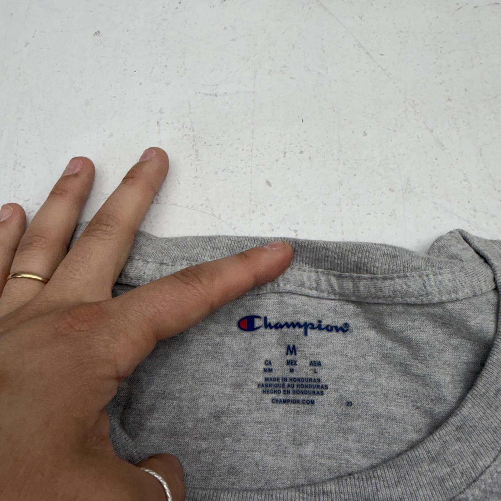 Champion Shirt Mens Medium Gray Solid Logo Tee Tagless Cotton Blend Jersey