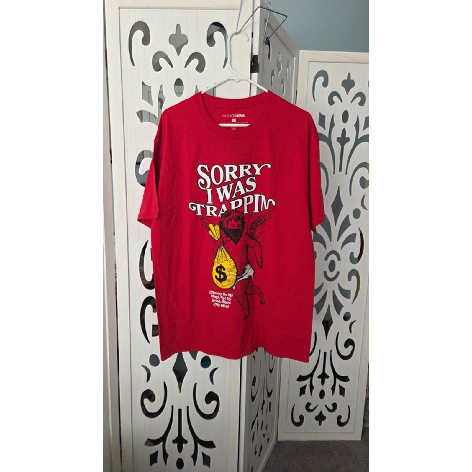 Fashion Nova Sorry I Was Trappin Graphic T Shirt Red Angel Money Bag Mens L nwt