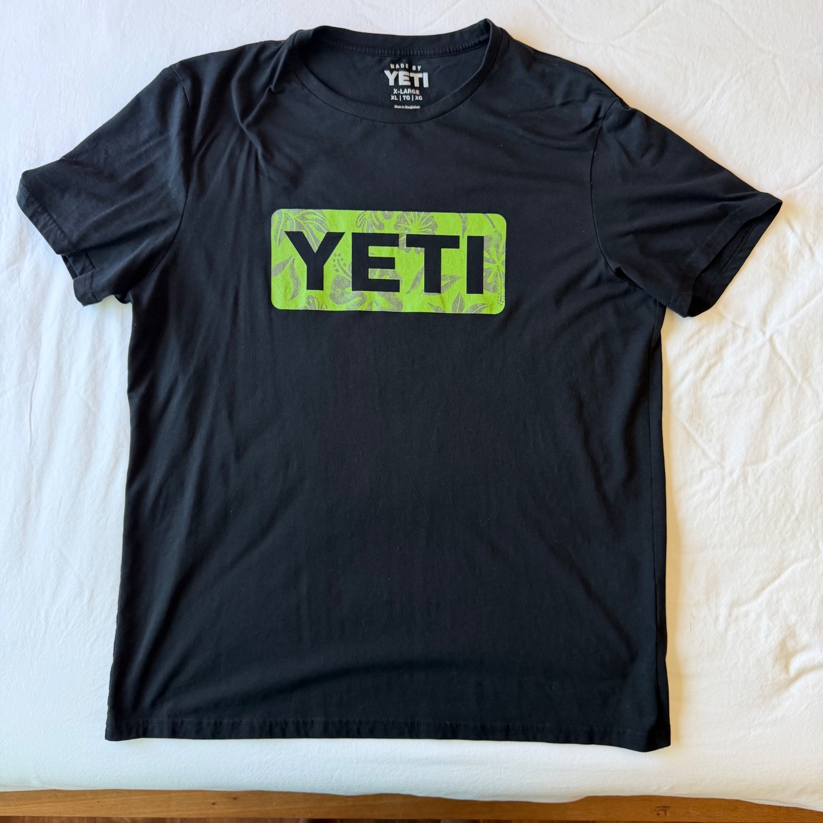 Yeti Logo Badge Mens X-Large T-Shirt Short Sleeve Navy Blue Shirt