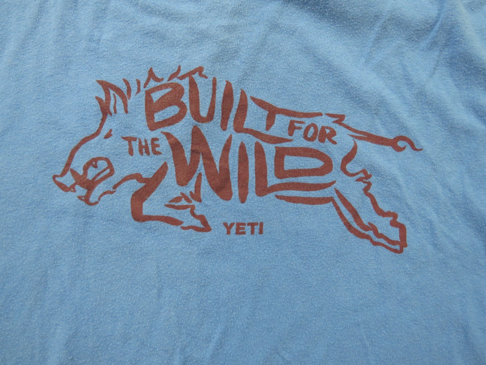 VTG Yeti Coolers Built For the Wild boar Hog Camping Razorbacks Blue T-Shirt M