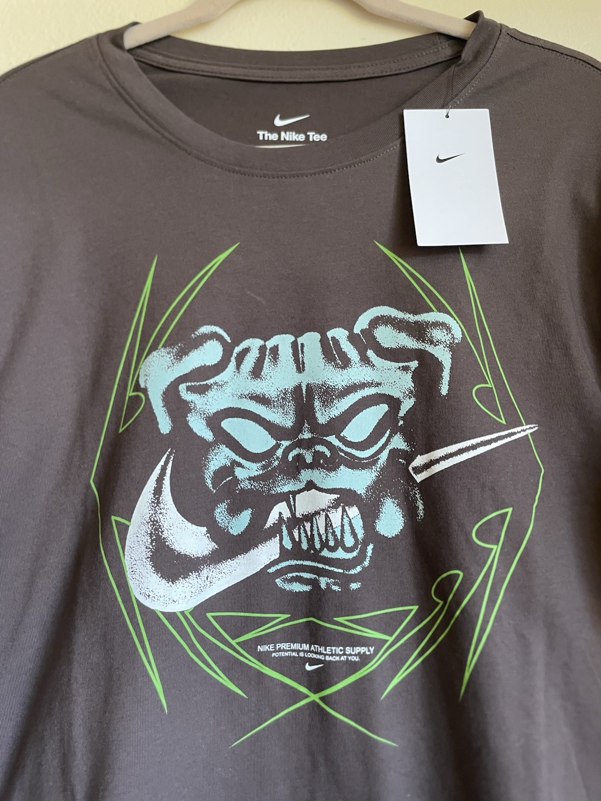 Nike The Nike Tee Graphic Print Logo Crew Neck Short Sleeve T-Shirt Brown L