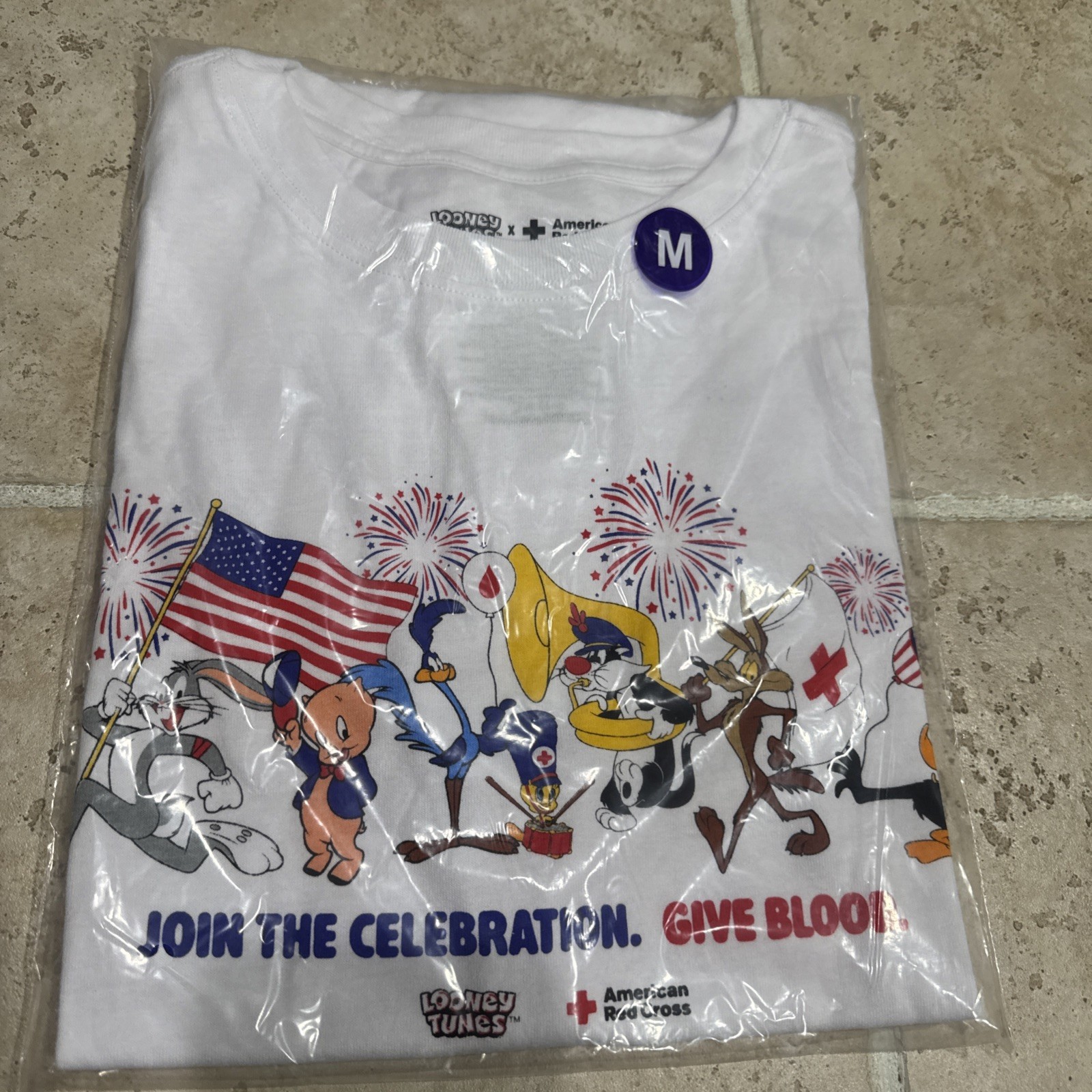 American Red Cross Looney Tunes 4th July celebration T-Shirt Medium