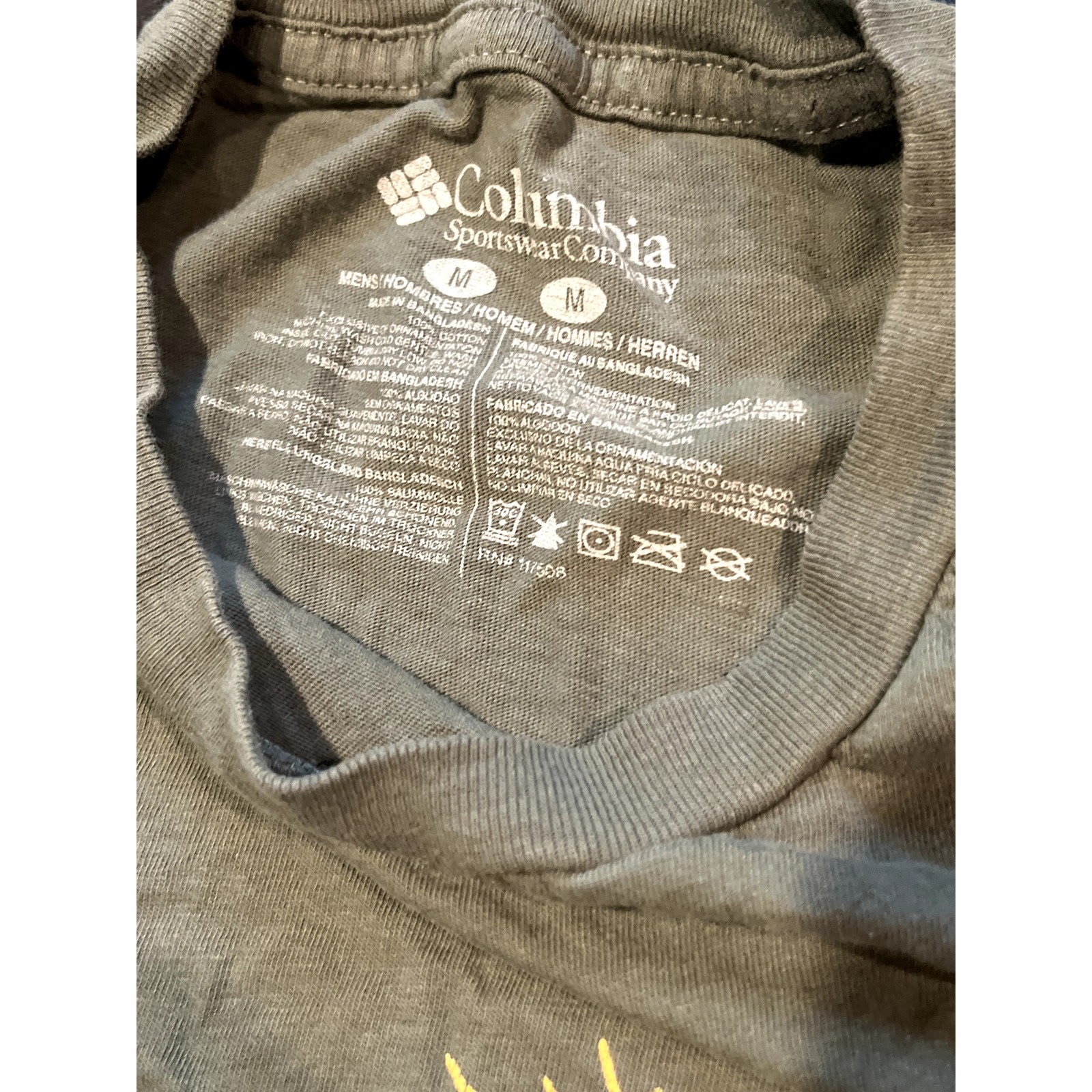 Columbia Green Shirt Medium Hiking Camping Outdoor Tee Casual Graphic Logo