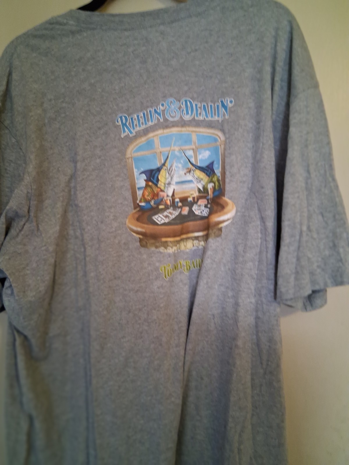 Tommy Bahama Men’s XXL Gray Short Sleeve Crew Neck Pocket Reelin’ & Dealin’ Tee