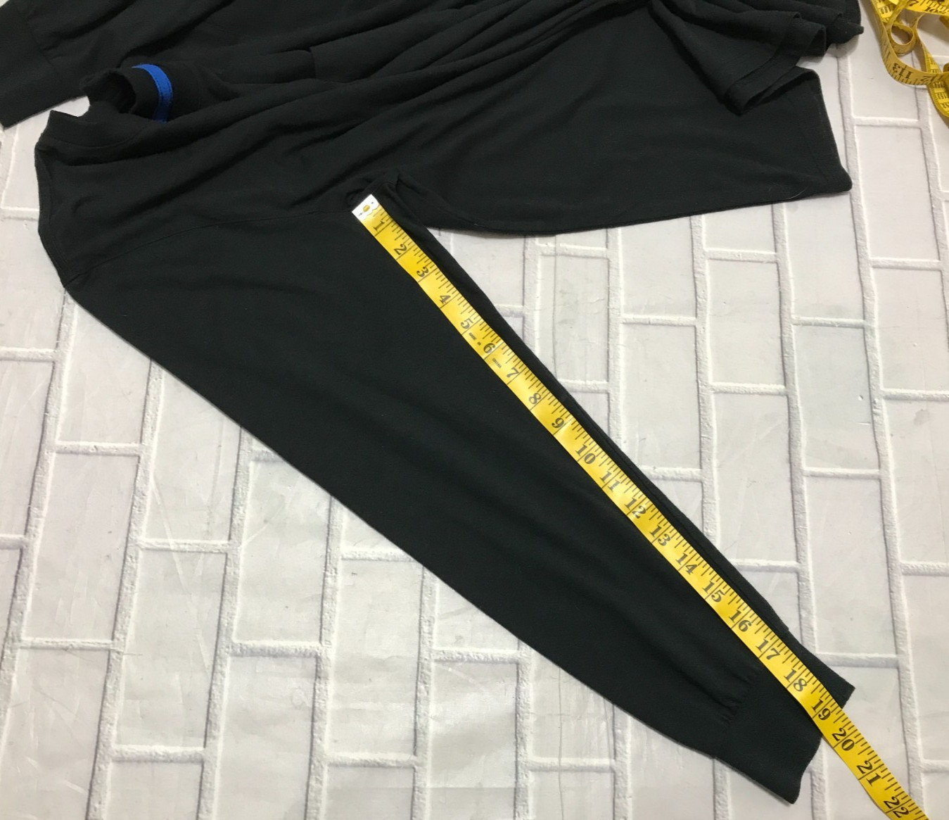 Chubbies T-Shirt Size Large Long Sleeve The Weekend has Arrived Pocket Black