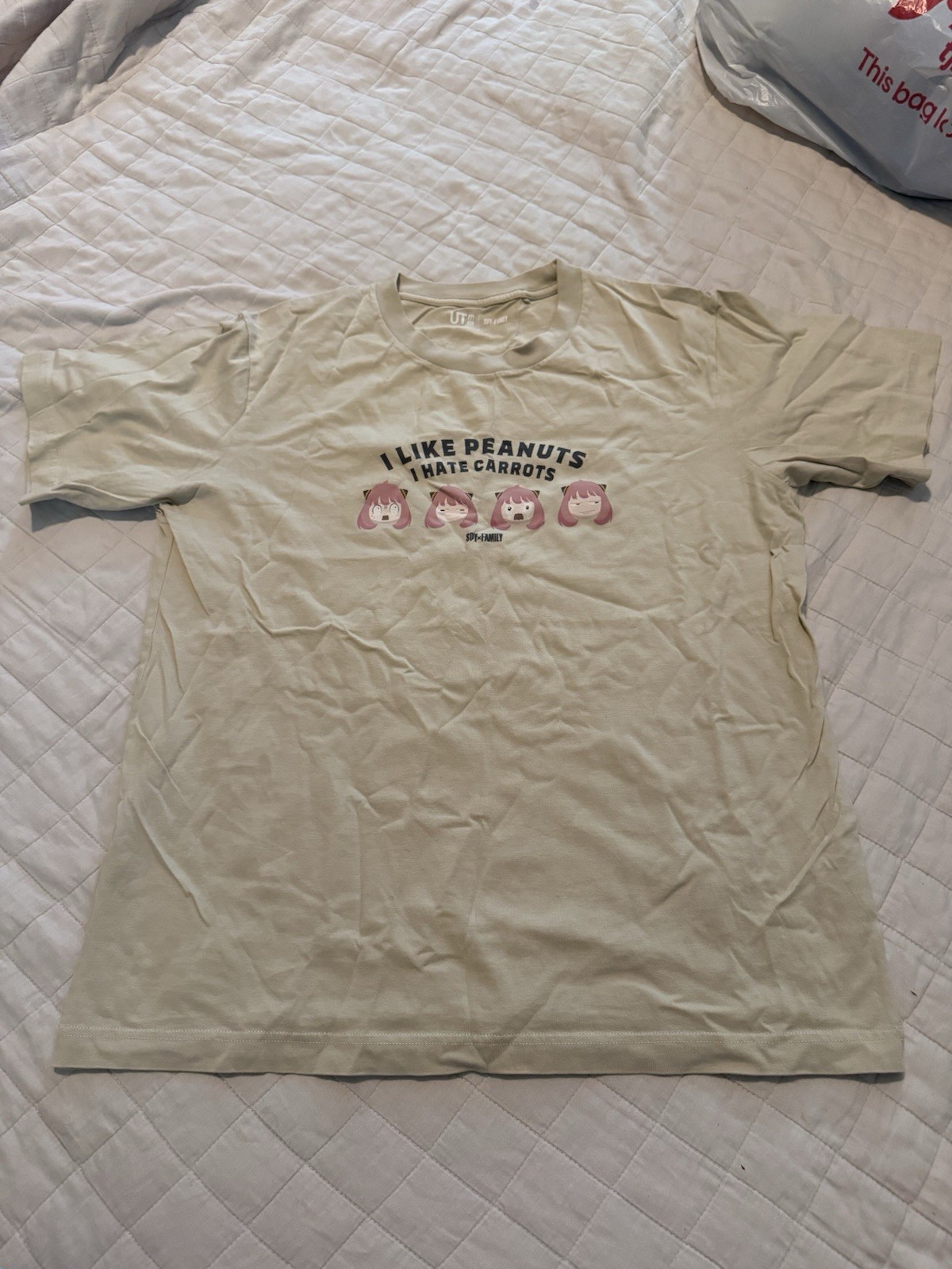 Uniqlo UT SPY x FAMILY Anya Forger Graphic Beige Crew Tee M Short Sleeve