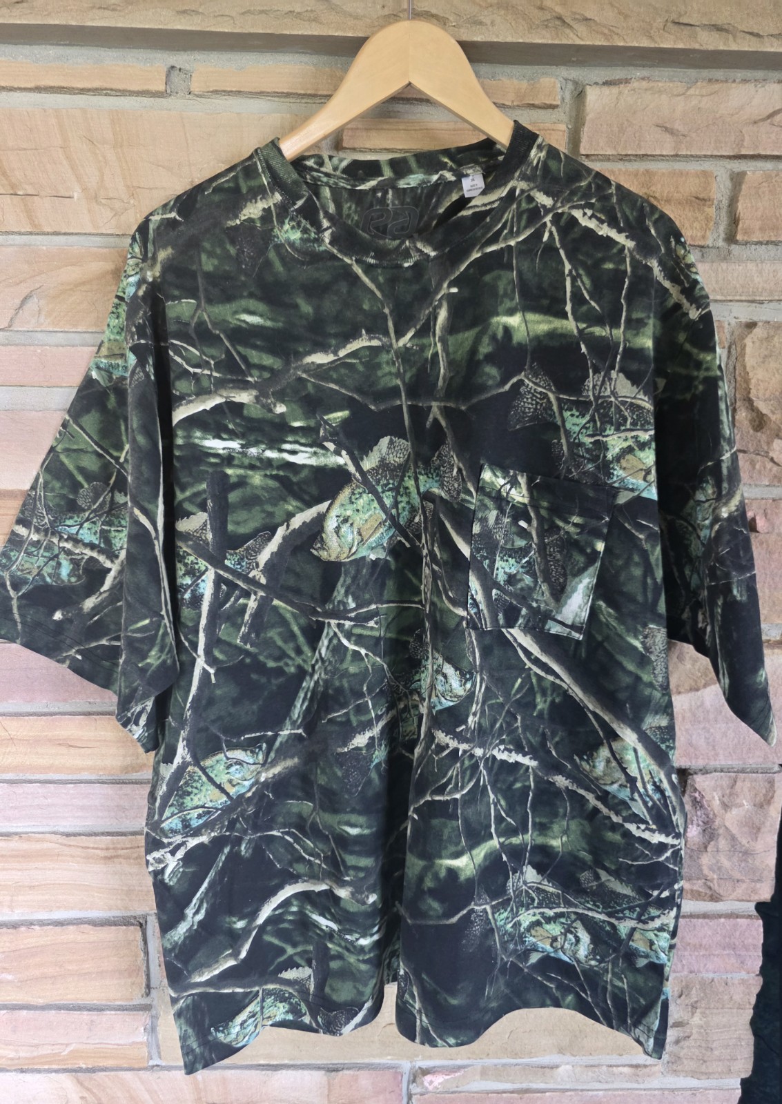 Evolved Angler Men’s Camouflage Tee Shirt, Sz 2XL, Good Condition Fishing Boat