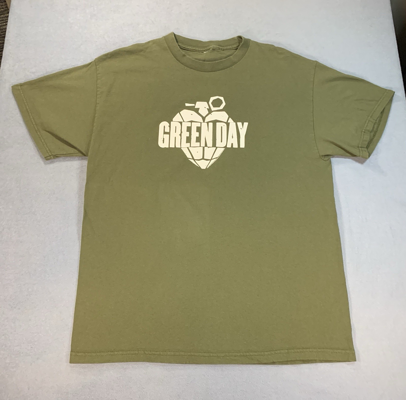 Vintage Y2K 2004 Green Day Punk Heart Grenade Logo Green Mens T Shirt Size S/M