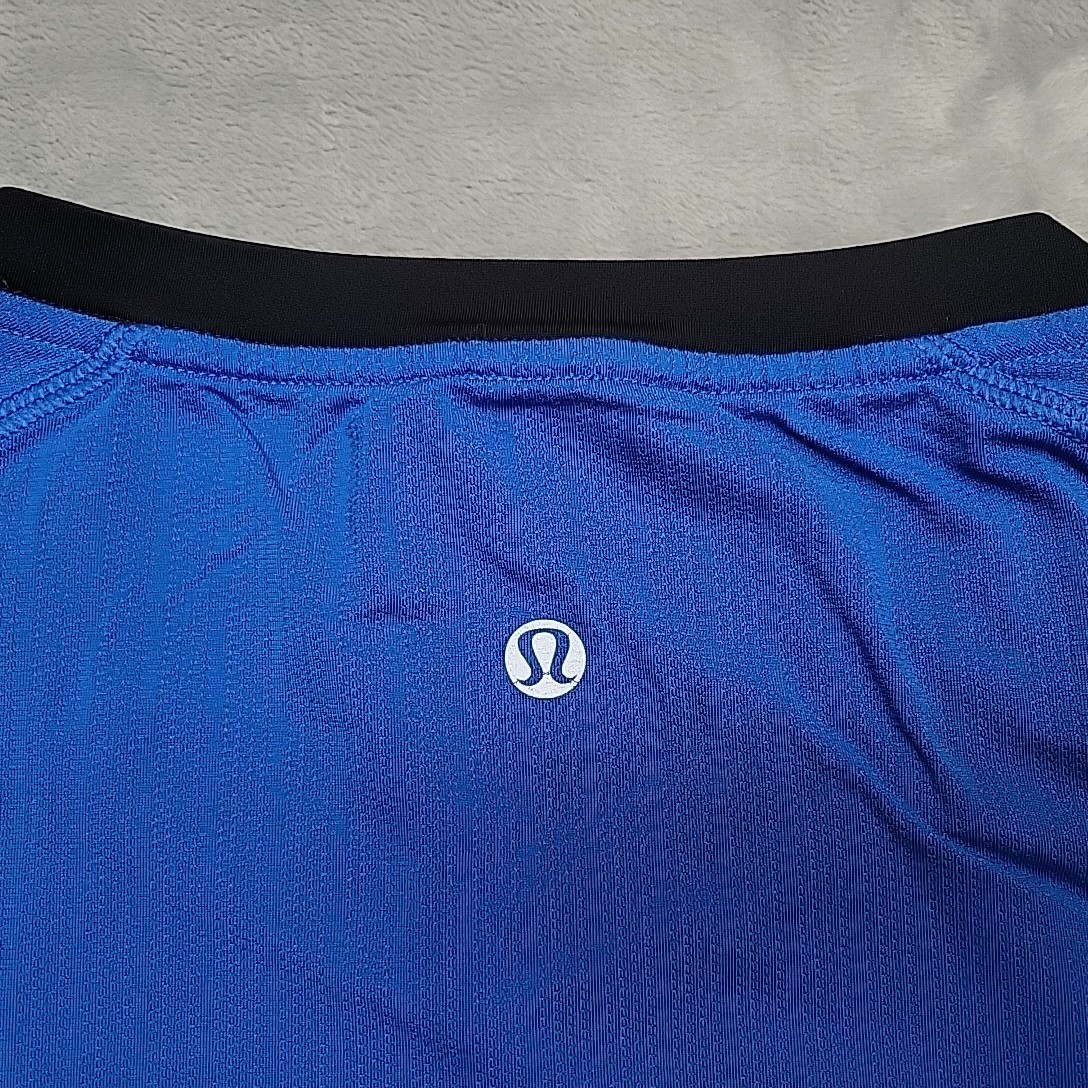 Lululemon Shirt Mens Small Blue Performance V-neck Pullover Athletic Wicking TEE