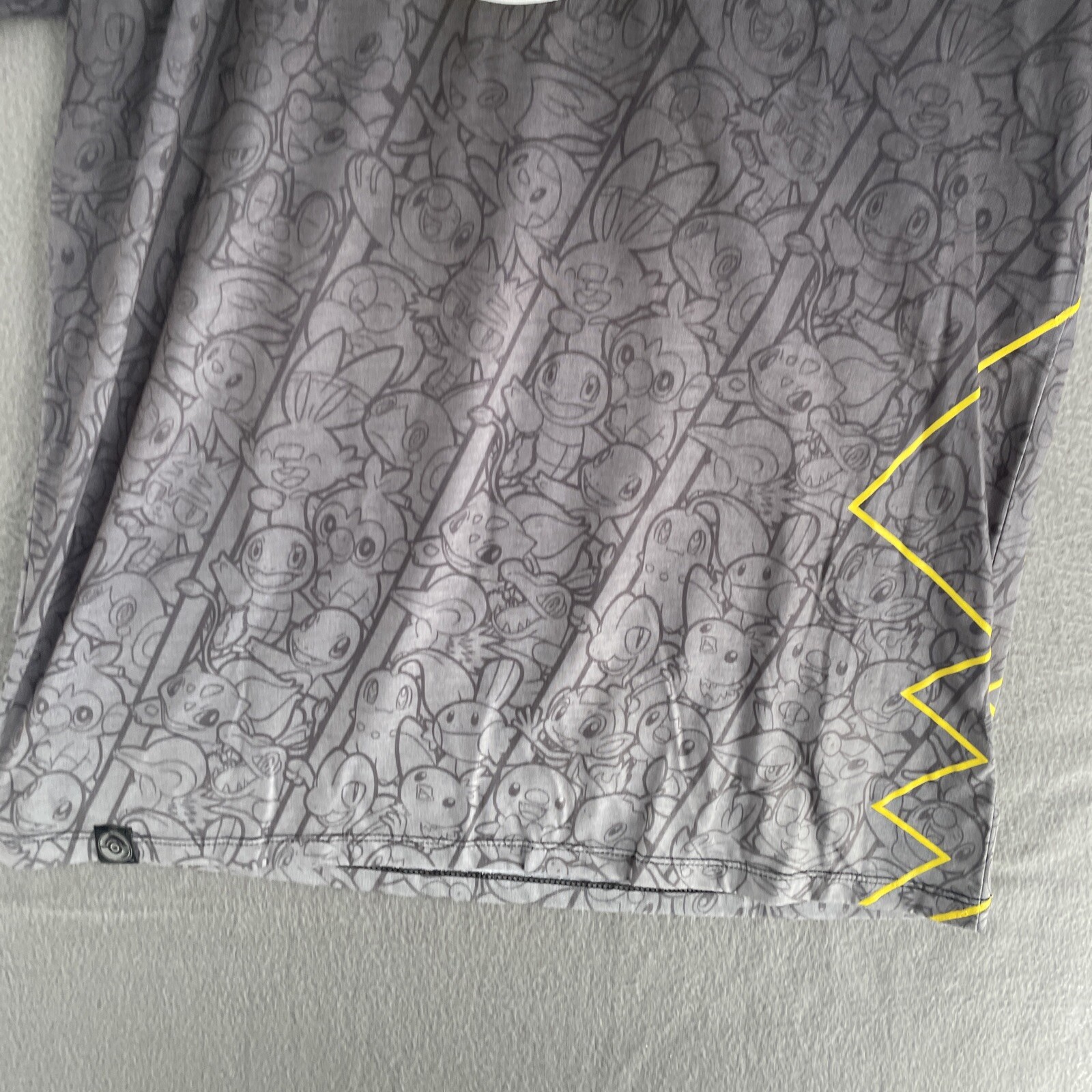 Pokémon Pikachu 25 Anniversary Shirt Mens Medium Short Sleeve RARE NWT Gray