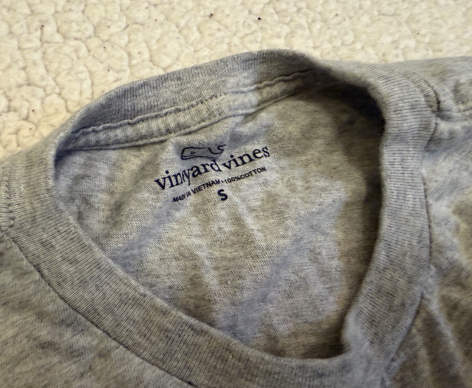 Vineyard Vines Longsleeve Tee Hockey Mens Small S EUC Gray and Red and White