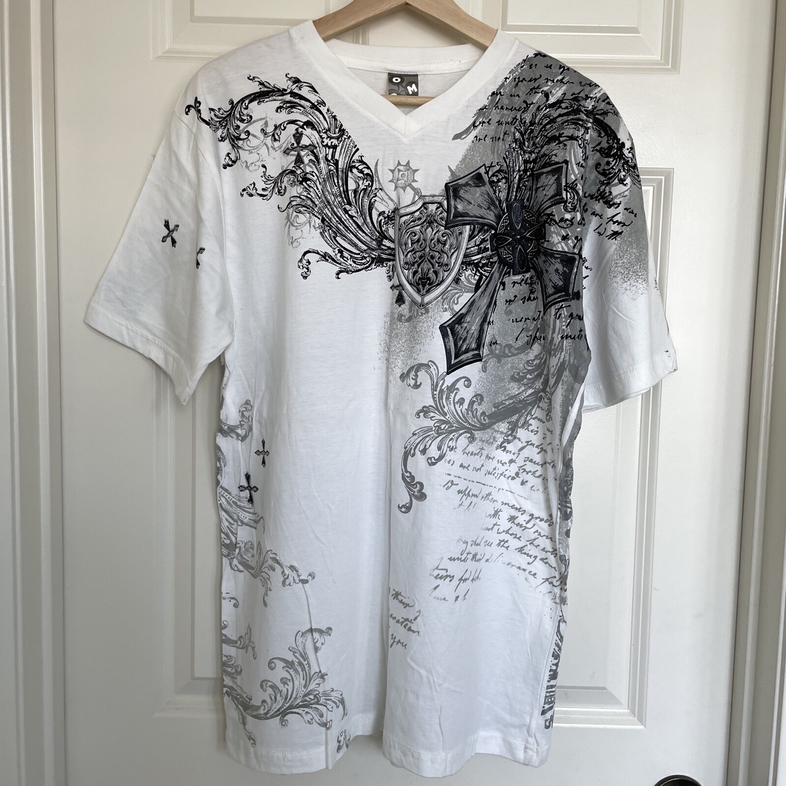 VTG ODM Men’s Faith V-Neck XL T-Shirt Cross Graphic Tee Affliction Style Y2K