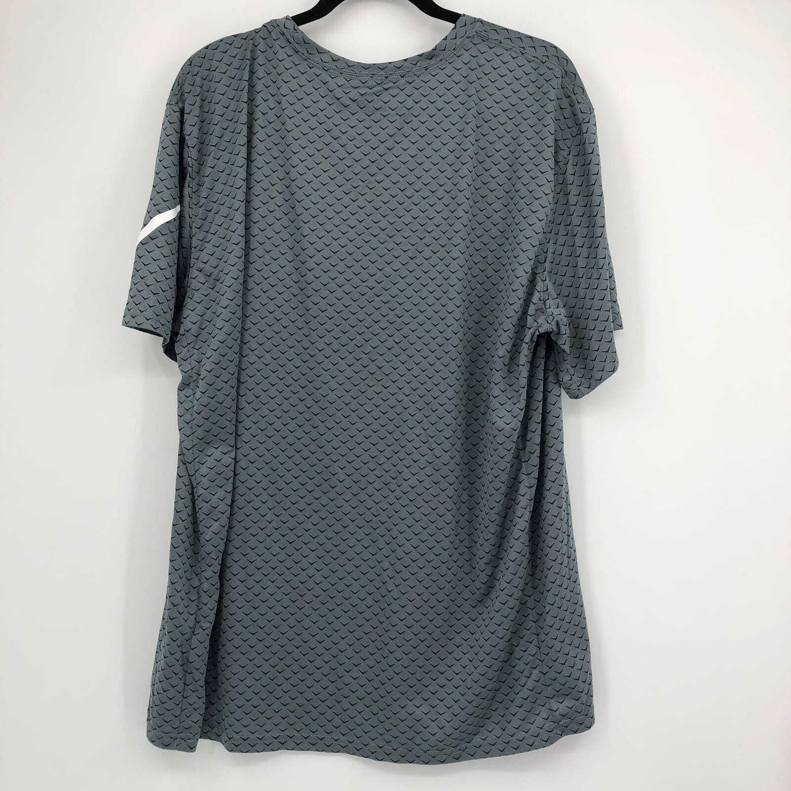 Nike Gray & Black Printed T-Shirt | Perfect for Any Occasion