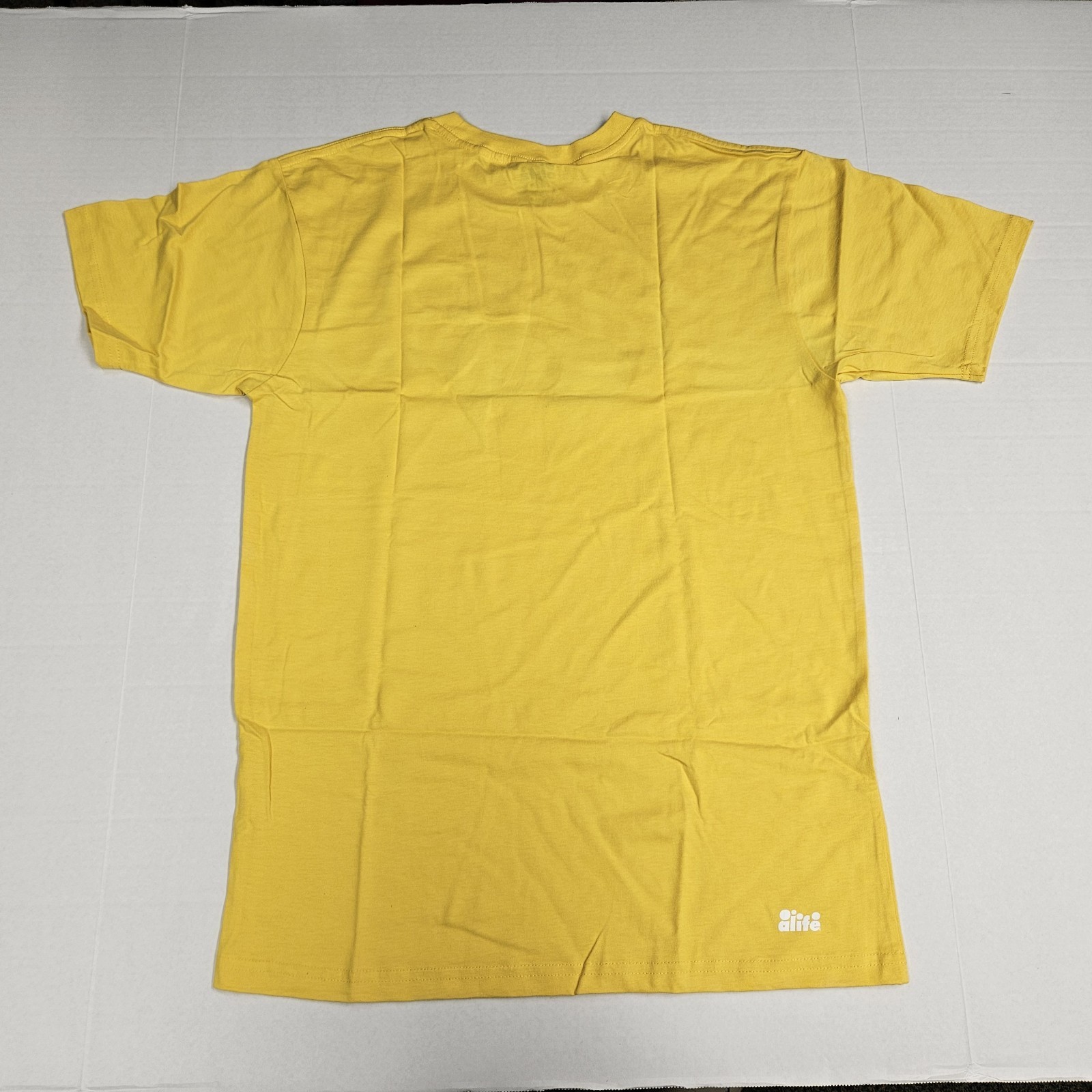 RARE ALIFE Rivington Club NYC Tee ‘Yellow Eyes’ T-Shirt ‘2017’ / Size Large