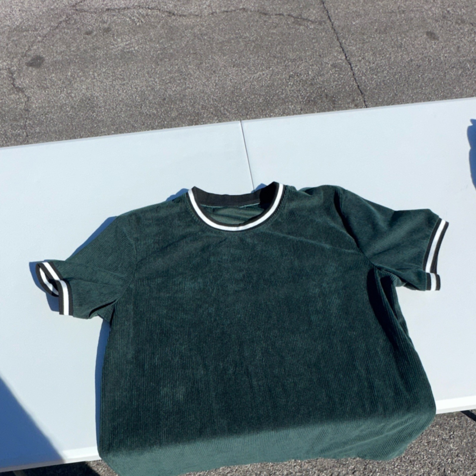 Green Knit Crew Neck Men’s Short Sleeve T-Shirt with Striped Trim Polyester
