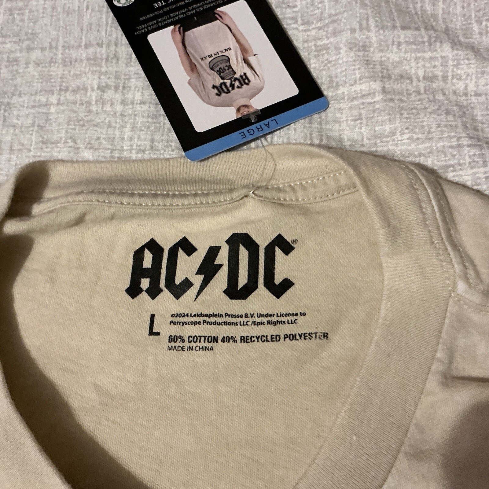 AC/DC Men’s Soft Comfortable Lightweight Crewneck Short Tee NWT Sz L