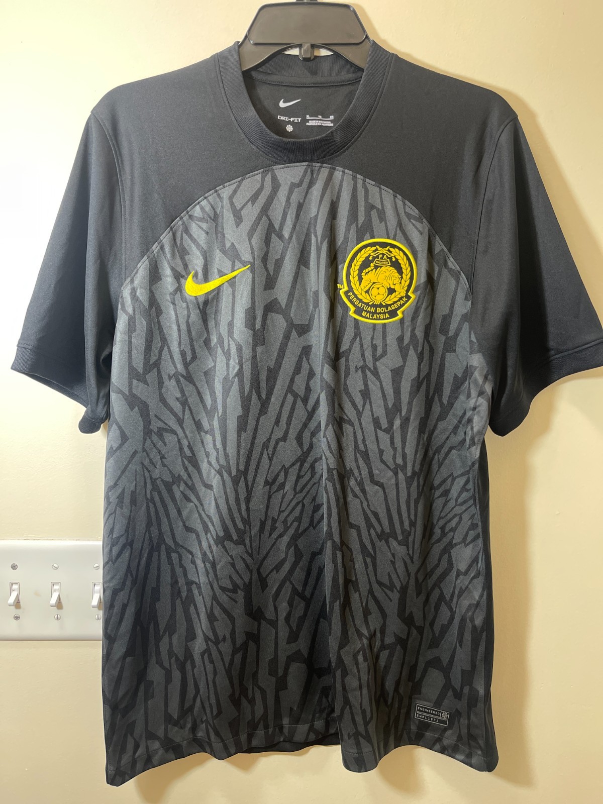 2022-2023 Malaysia Away Nike Tee Shirt Men’s XL Black Dri Fit DN0714-010