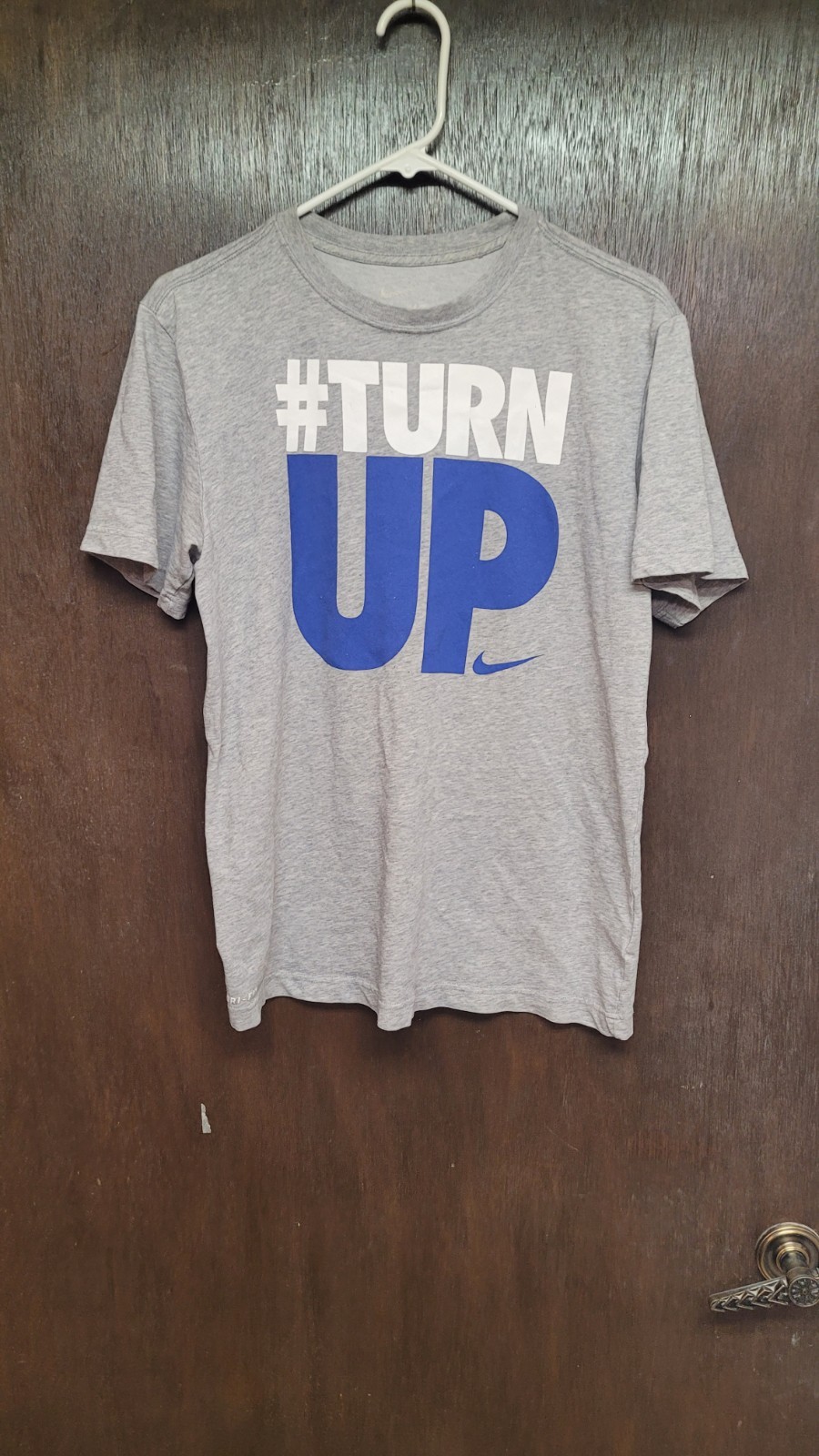 Nike Gray Regular Fit T-Shirt | Perfect for Any Occasion Size Medium
