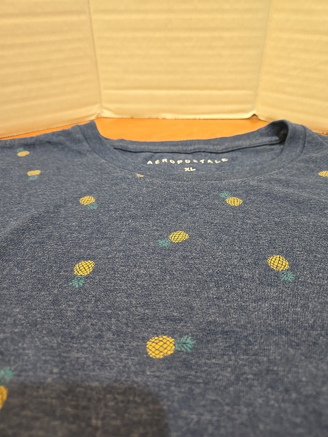 Aeropostale Men’s XL Allover Pineapple Crew Neck T-Shirt Preppy Retro Vtg Hippy