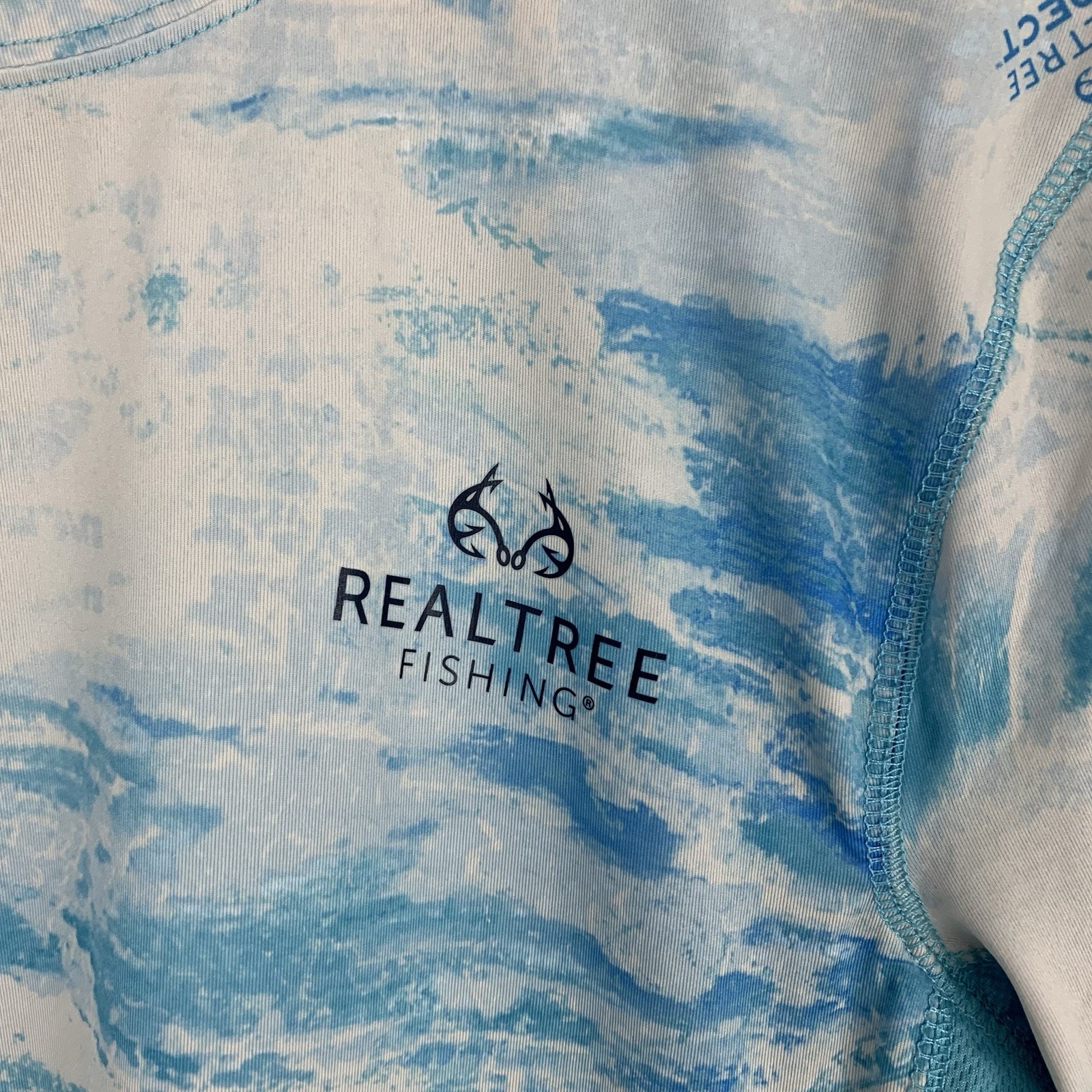 Realtree Fishing T-Shirt Mens Small Long Sleeve Winter Ice Camo Stretch
