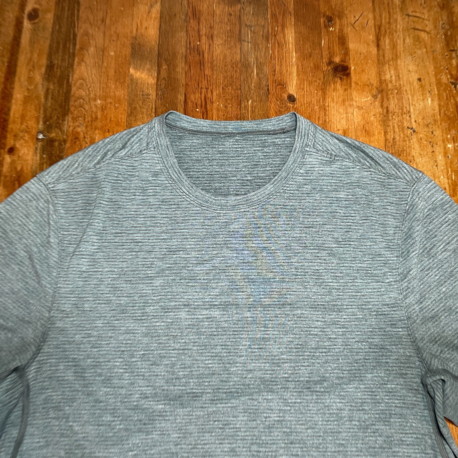 Lululemon Shirt Mens Medium Gray Tee Casual Workout Gym Athleisure Stretch
