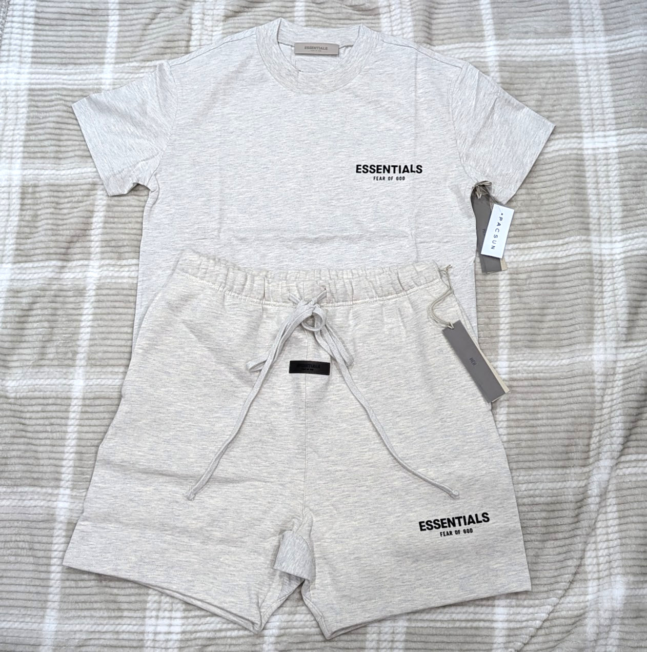 Fear of God Essentials ‘Light Oatmeal’ Oversized Loose Tee & Short S Size Set