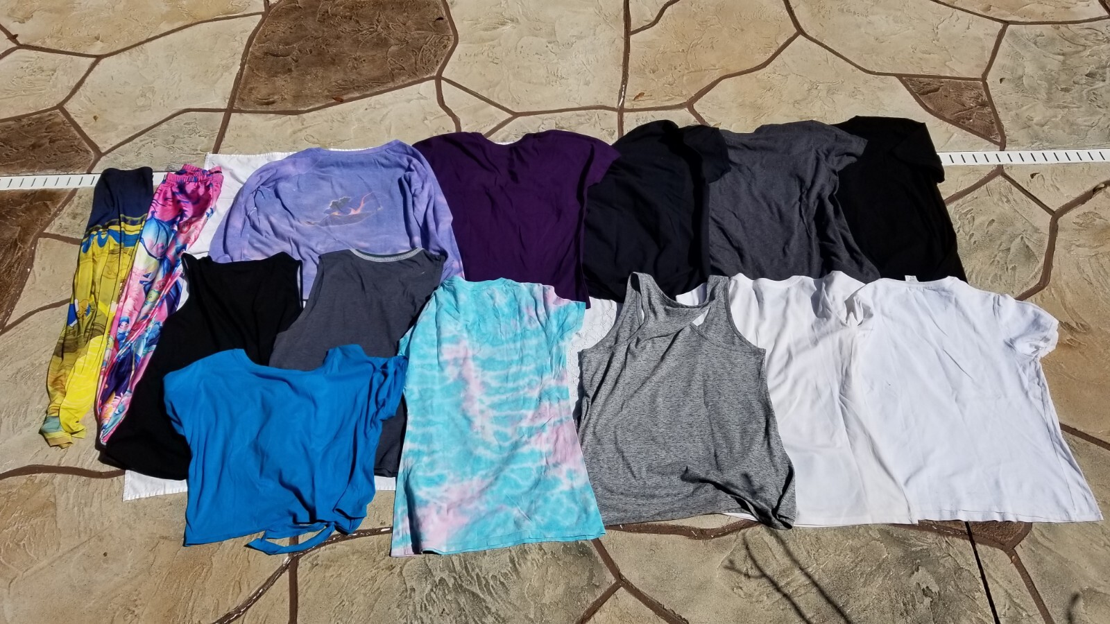Womens Disney T Shirt 12 Lot Medium Sleeping Beauty Aladdin Princess w/ Leggings