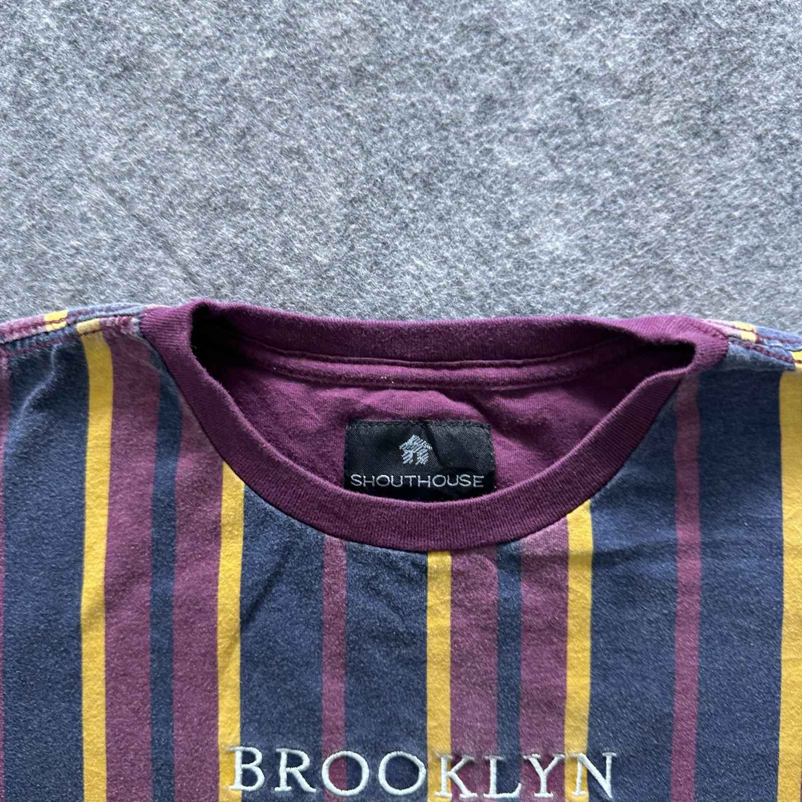 SHOUTHOUSE Shirt Mens XL Blue Striped BROOKLYN NEW YORK Embroidered Crewneck