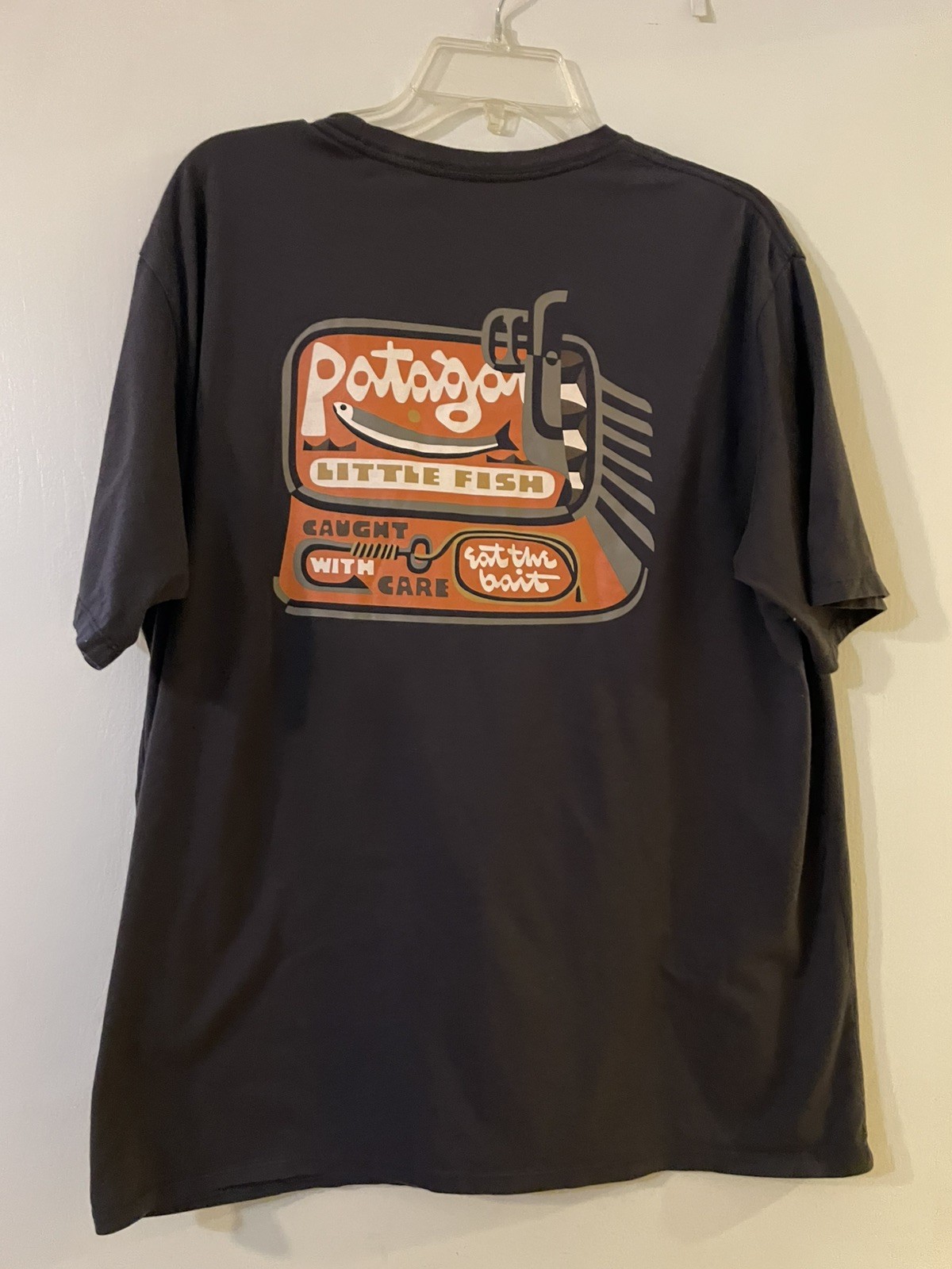 Patagonia Mens – Aquatic Action Organic T-shirt – Little Fish: Ink Black Sz L
