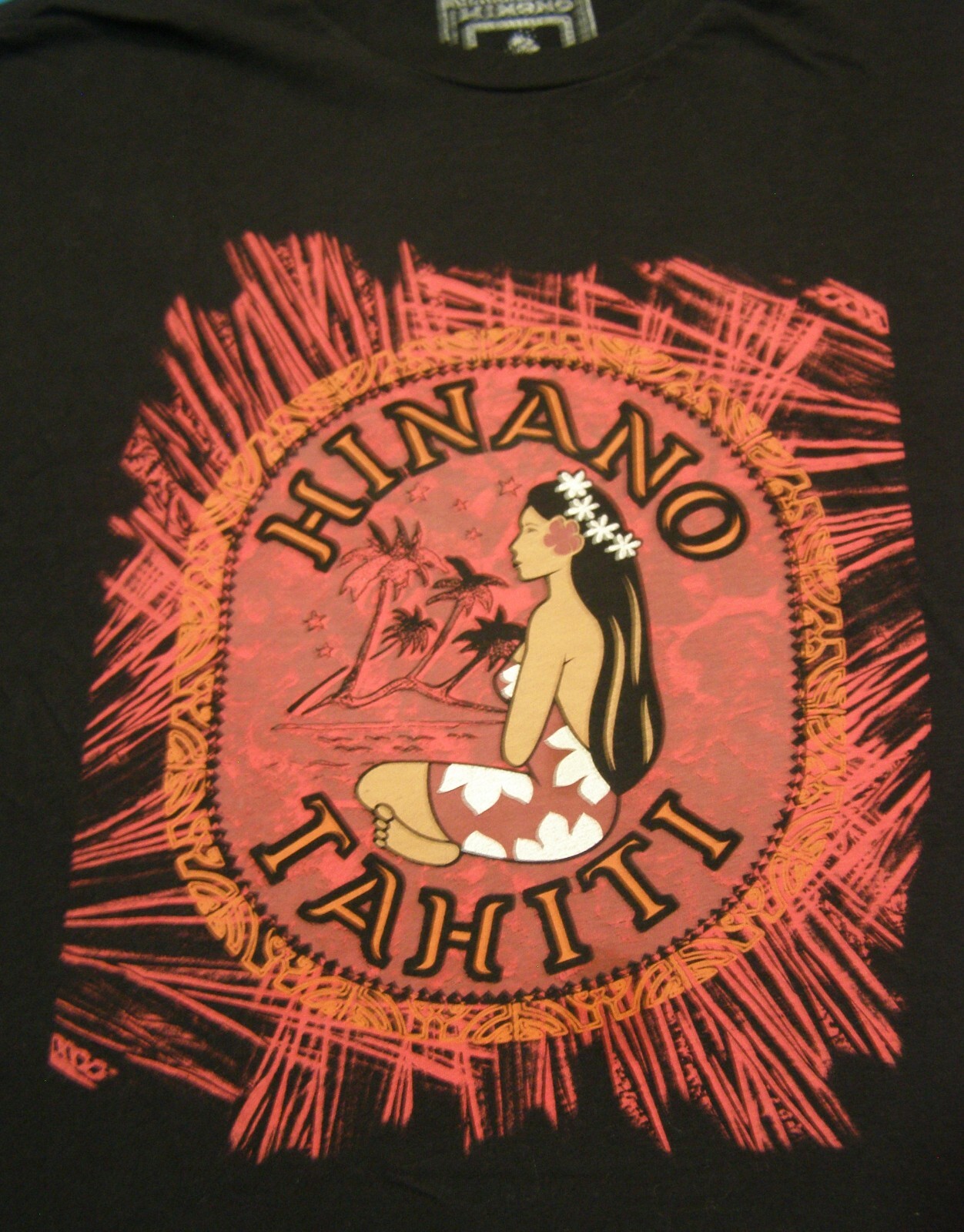 Hinano Tahiti Seated Island Girl T-Shirt Red Background Palms Black Shirt Size L
