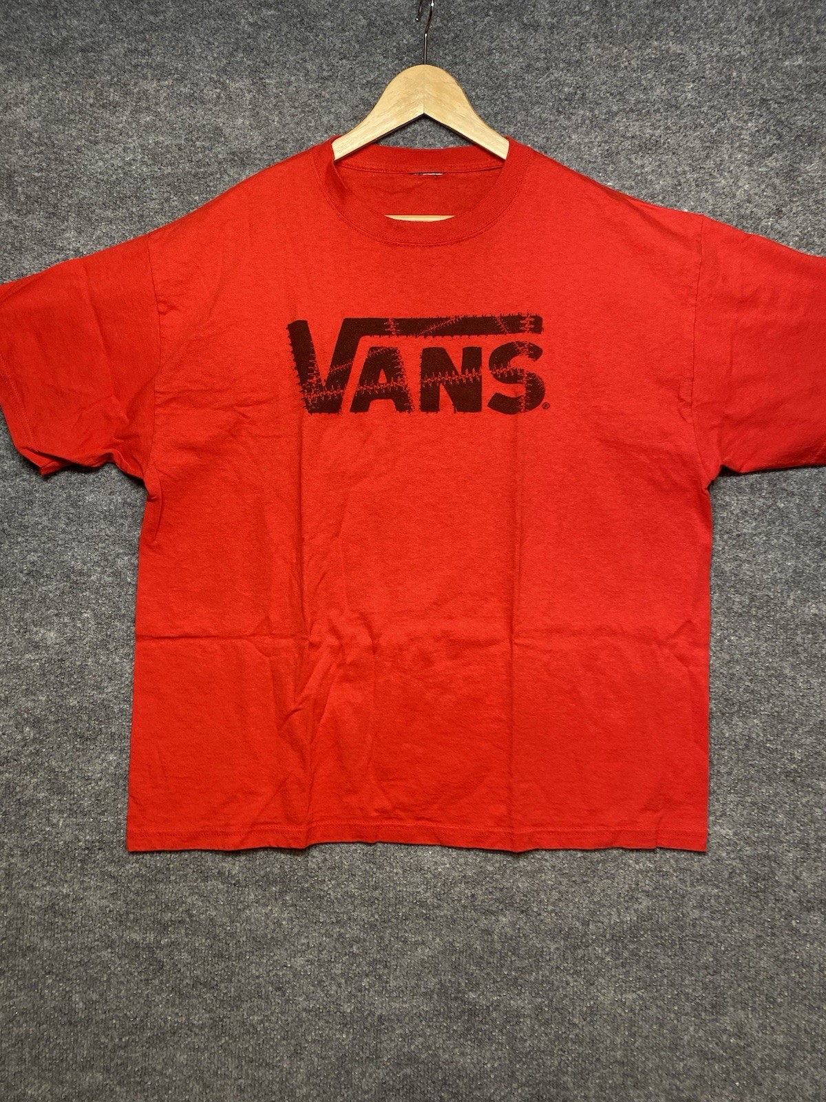 Vans Shirt Mens XL Red Logo Graphic Tee T-Shirt Skateboard Classic No Size Tag.