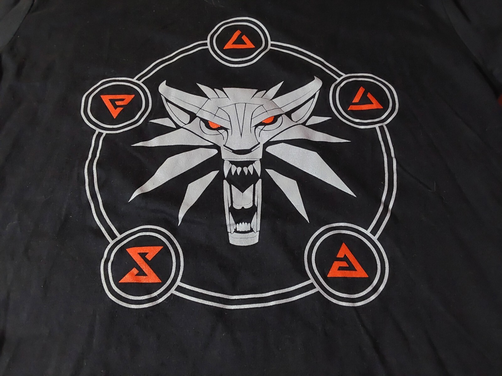 The Witcher 3 Signs of the Witcher Black Soft Feel T Shirt Size Medium